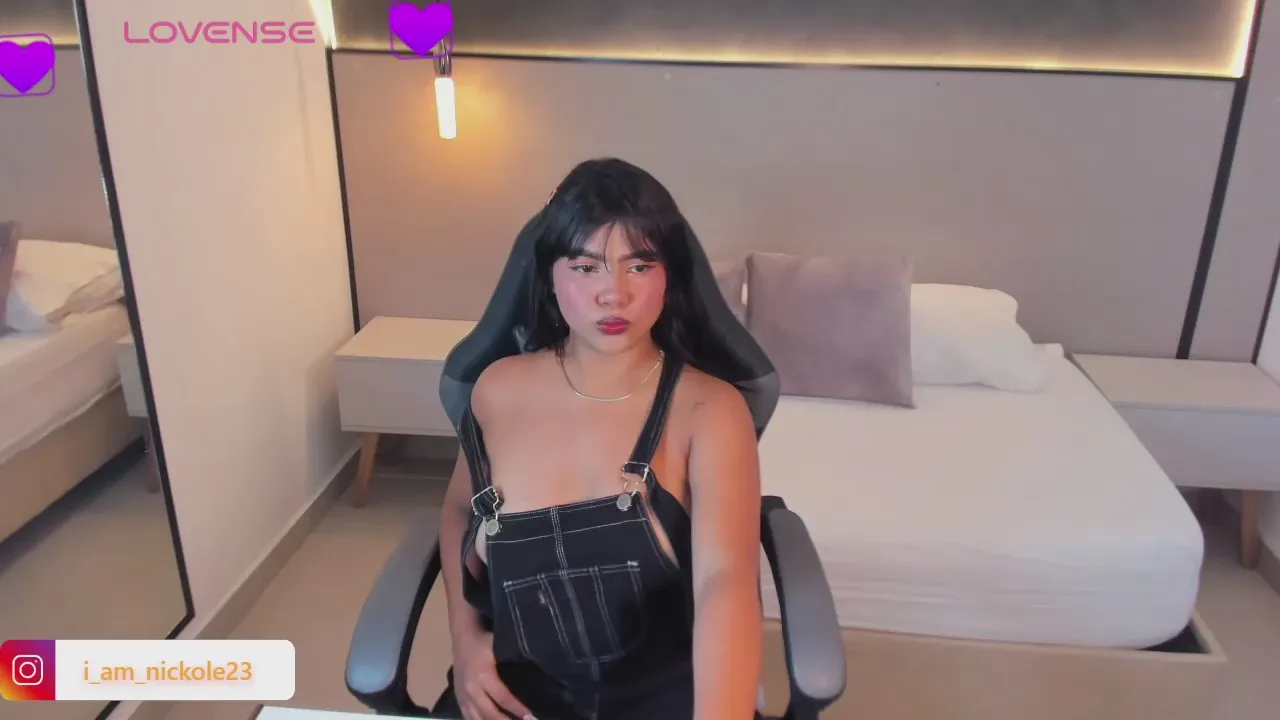 Offline nicky_peyton on Cam4