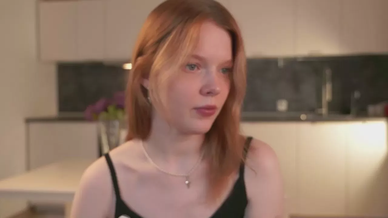 Offline NickyLavesque on Cam4