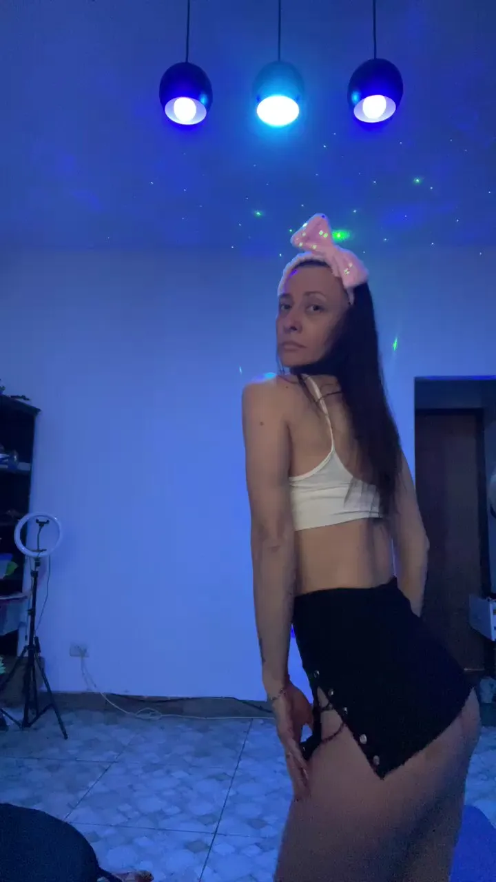 Offline NicoandDay on Cam4