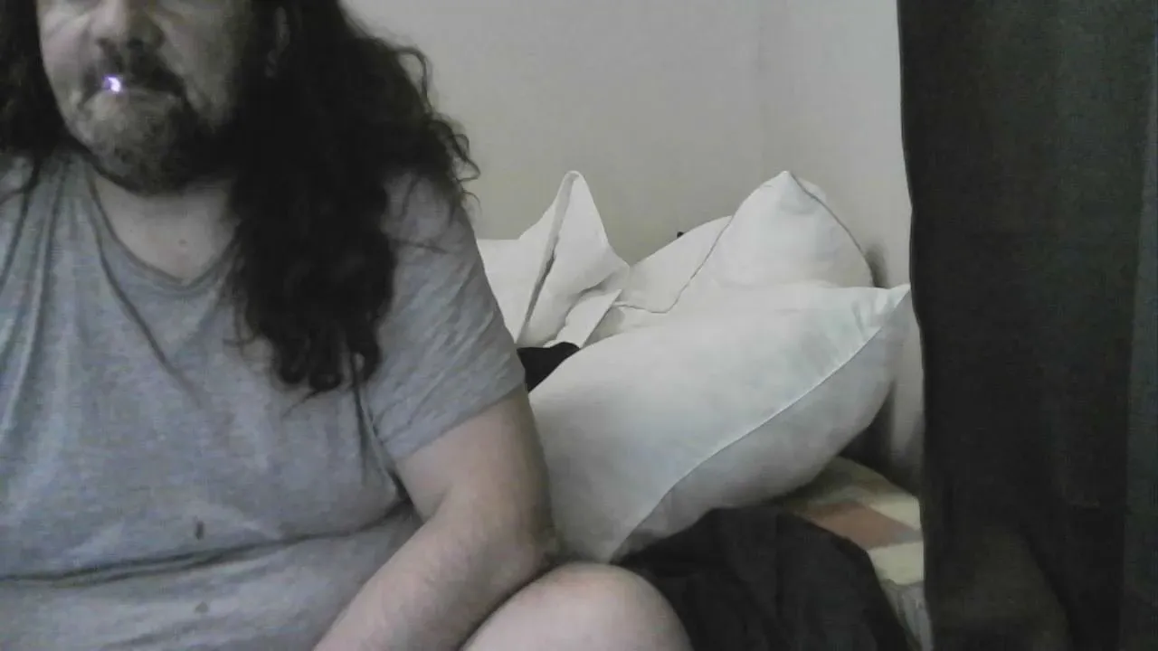 Offline nicolas07a on Cam4