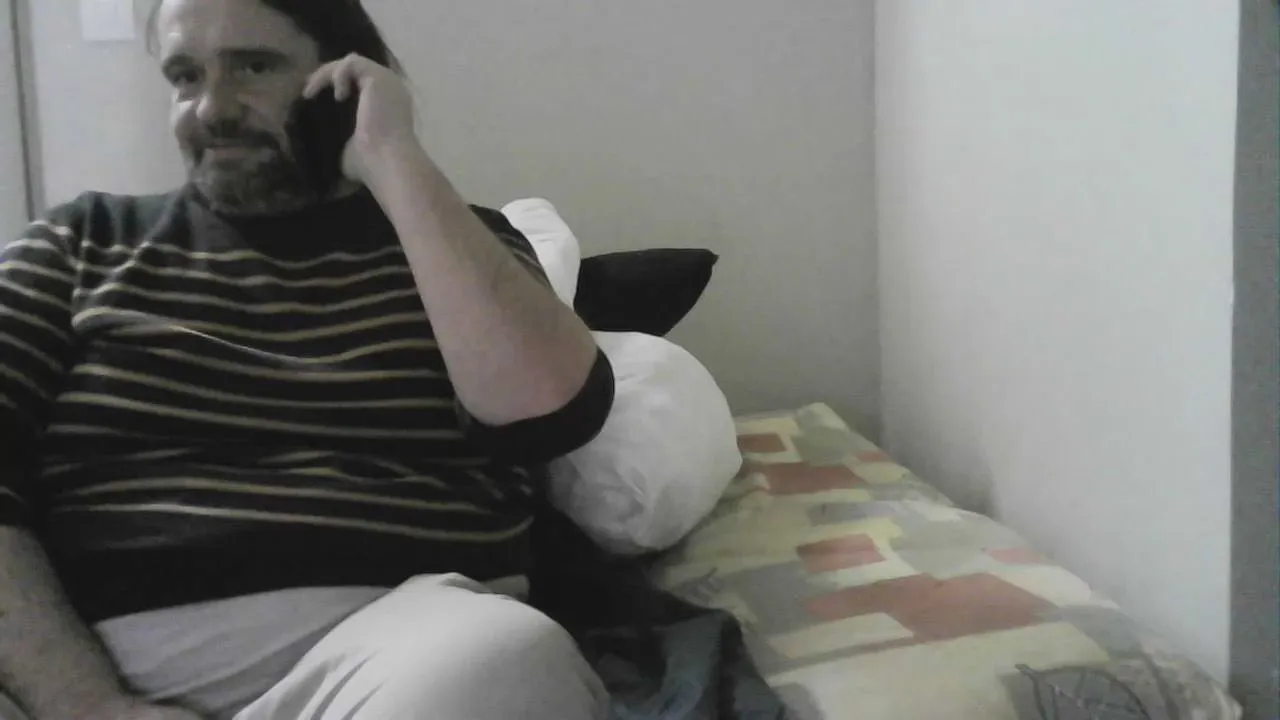 Offline nicolas07a on Cam4