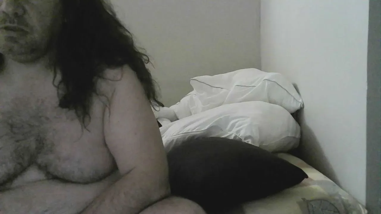 Offline nicolas07a on Cam4