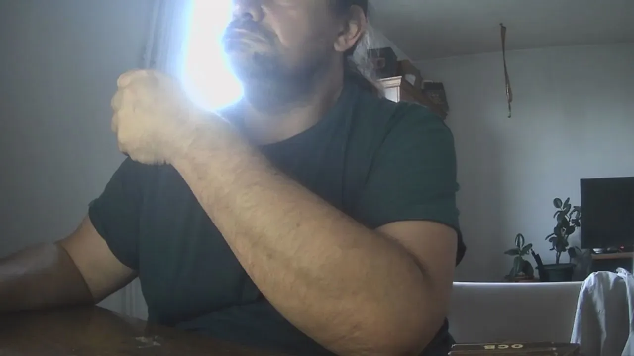 Offline nicolas07a on Cam4