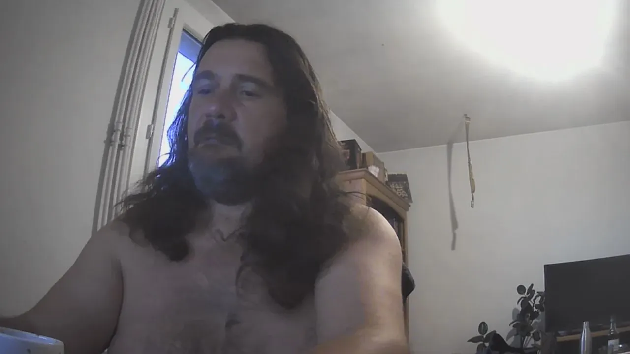 Offline nicolas07a on Cam4