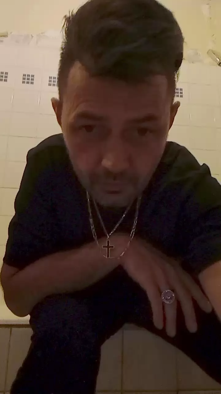 Offline nicolas1904 on Cam4