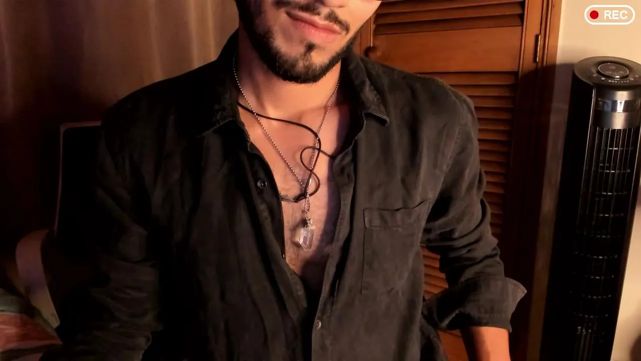 Offline Nicolasrodrii on Cam4