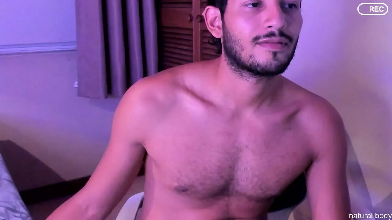 Offline Nicolasrodrii on Cam4