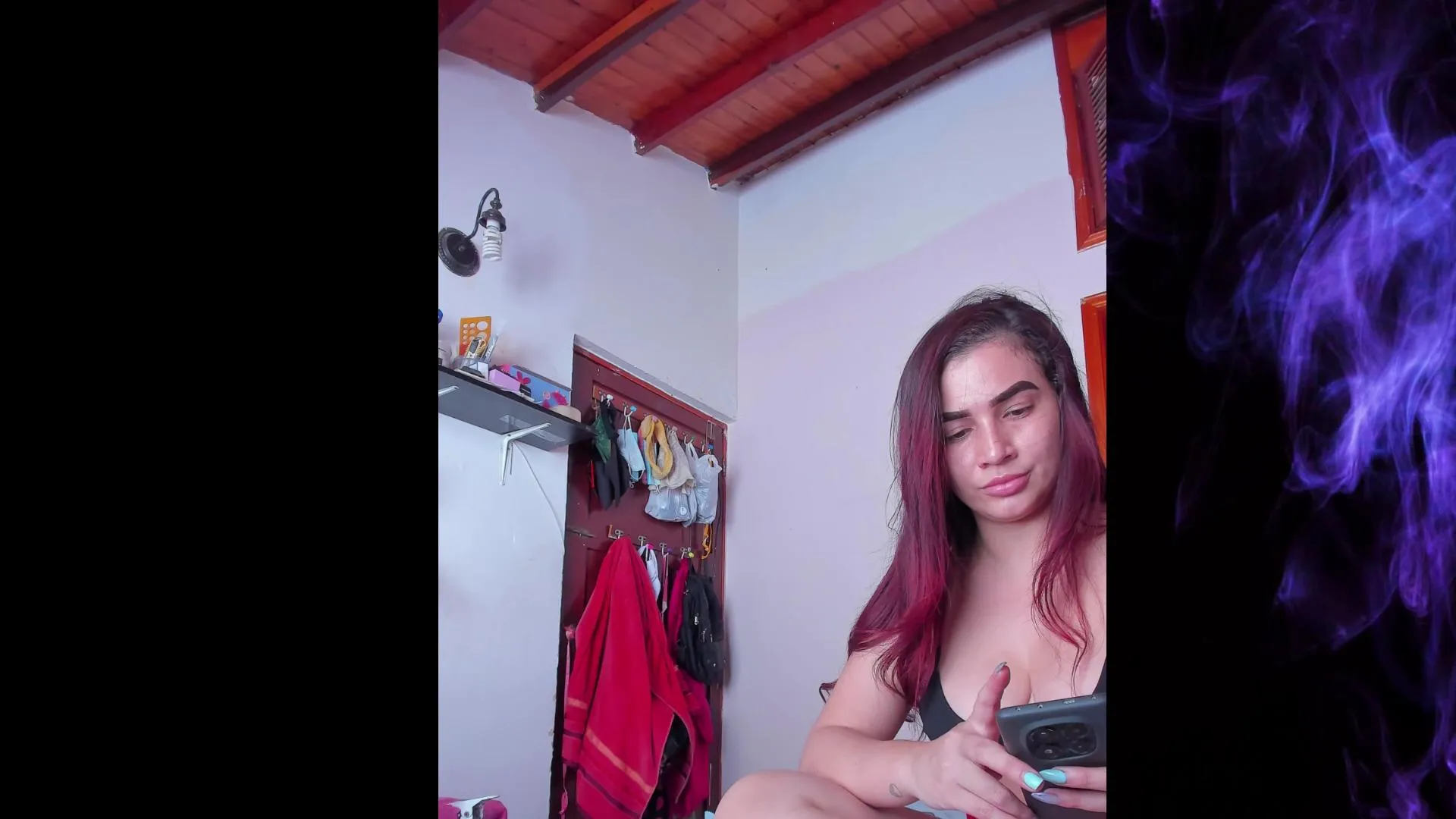 Offline NICOLE22_x on Cam4