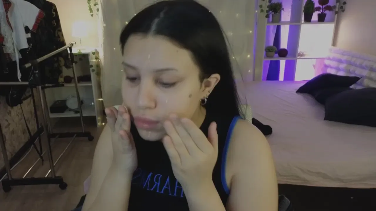 Offline NicolePars on Cam4