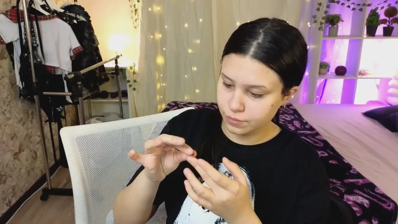 Offline NicolePars on Cam4