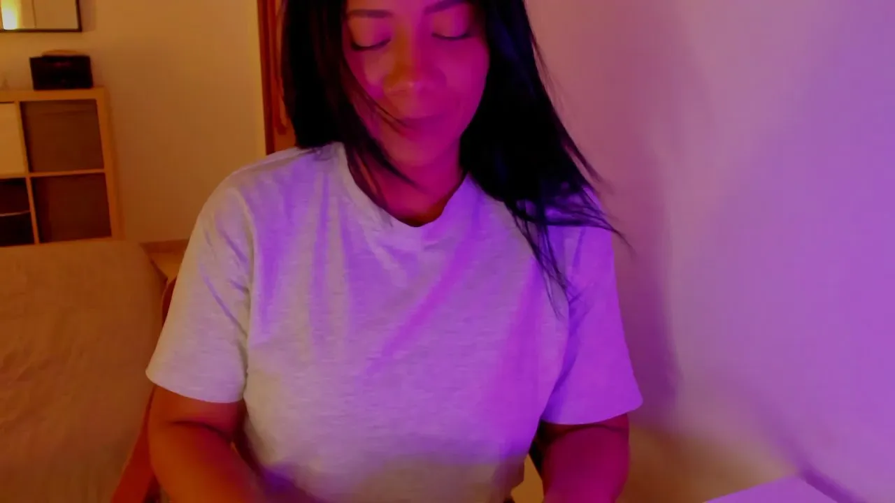 Freechat NicolePasqualot on Cam4