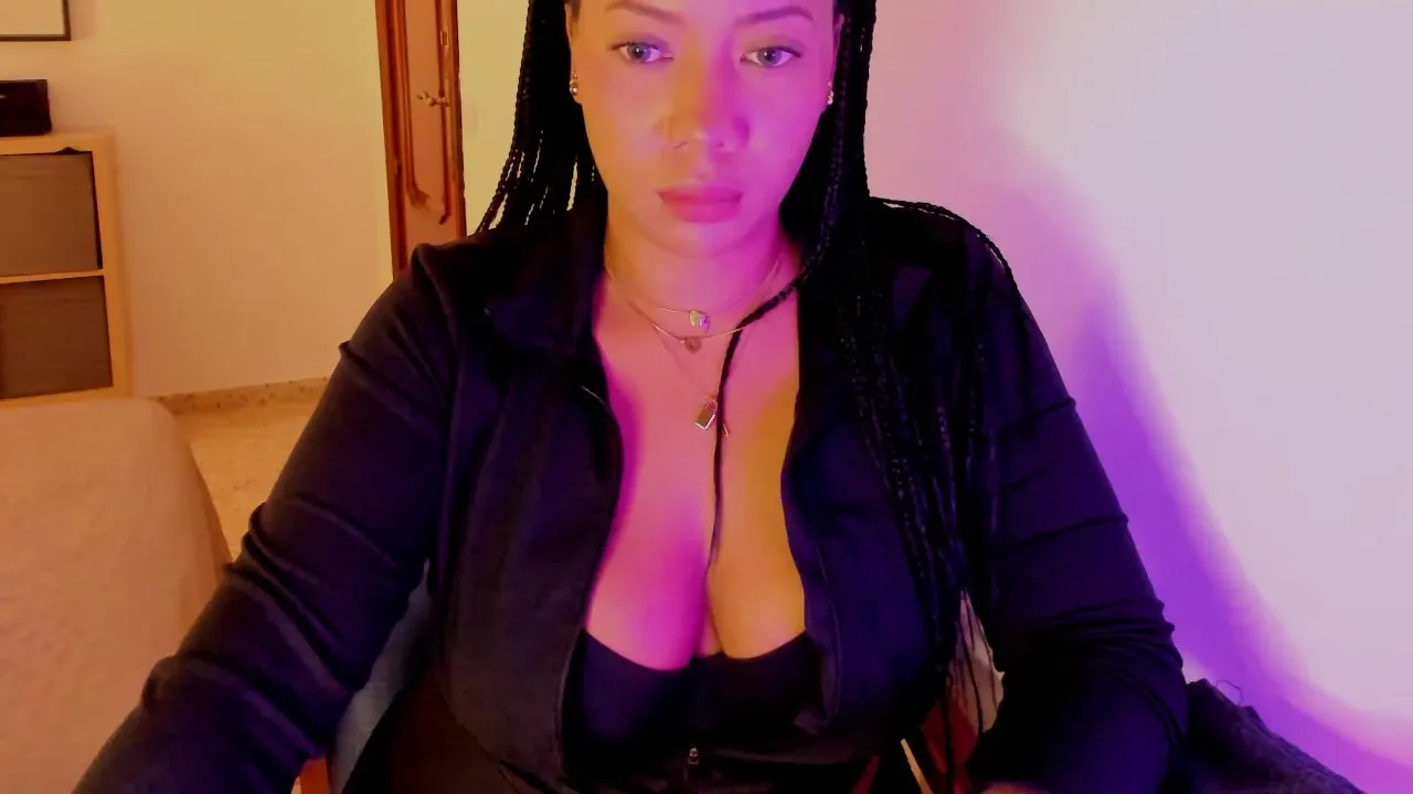 Freechat NicolePasqualot on Cam4