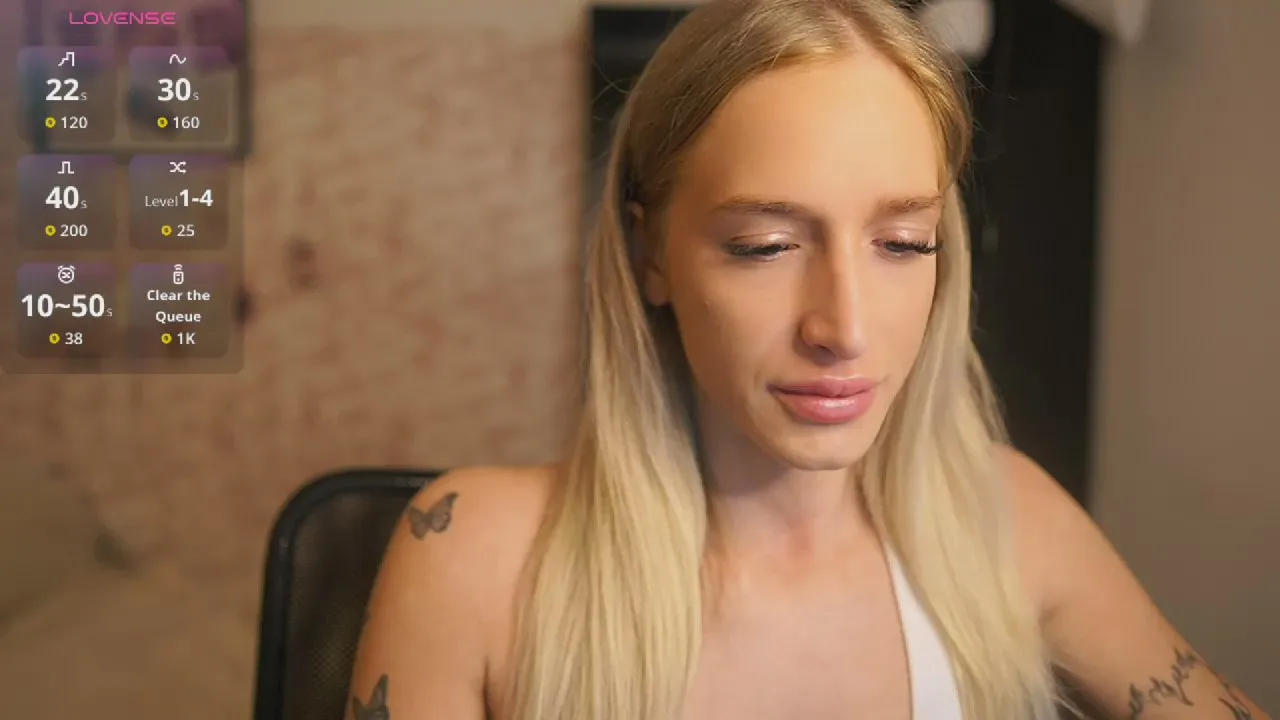 Offline Nicolette__Shea on Cam4