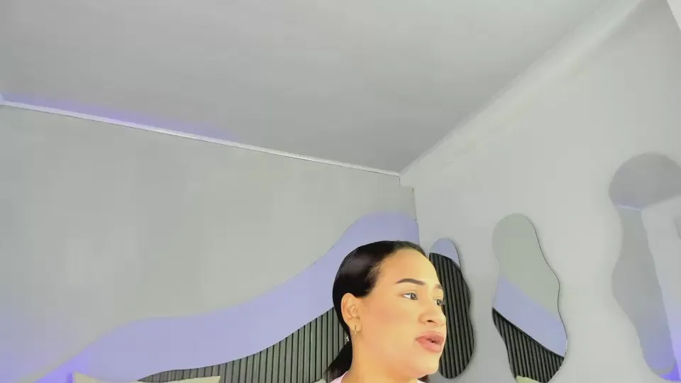 Offline Nicolle_Mariee on Cam4