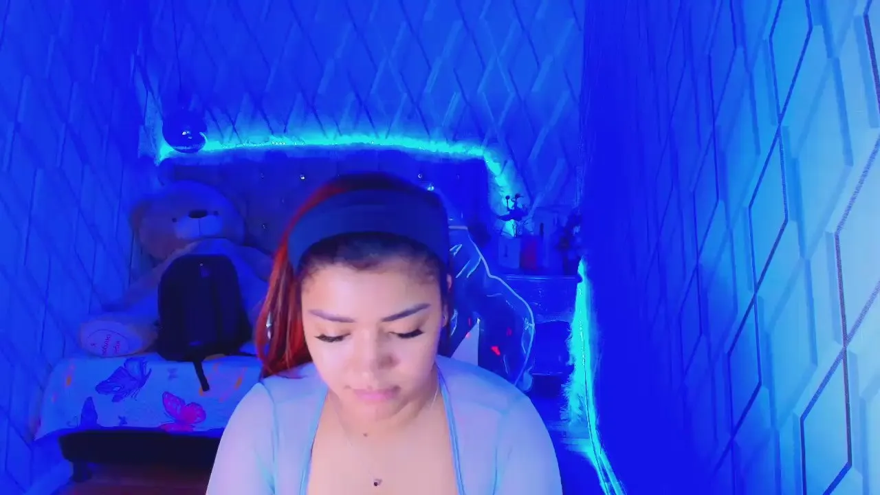 Offline Nicolletaylor on Cam4