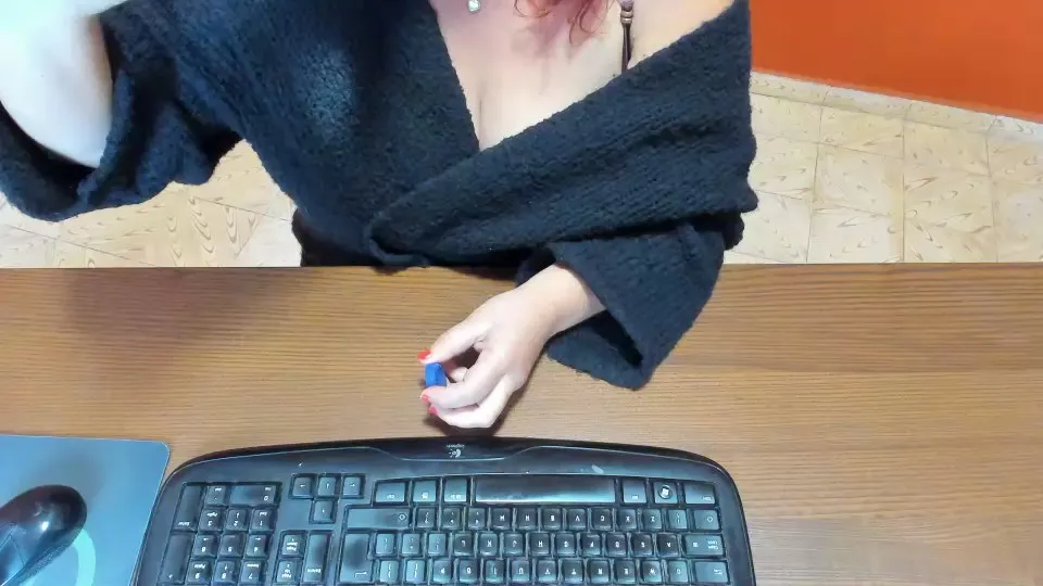 NikkiHolland1 on Cam4 