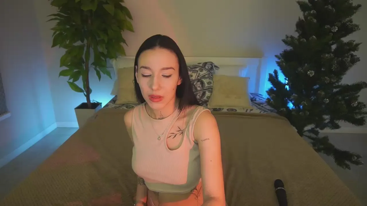 Offline NikkiNikkis on Cam4