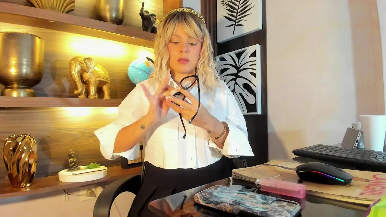 Freechat Ninakravis on Cam4