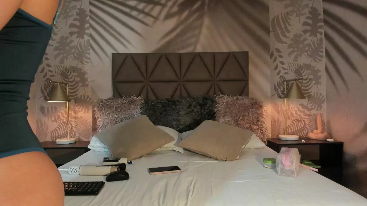 Freechat Ninakravis on Cam4