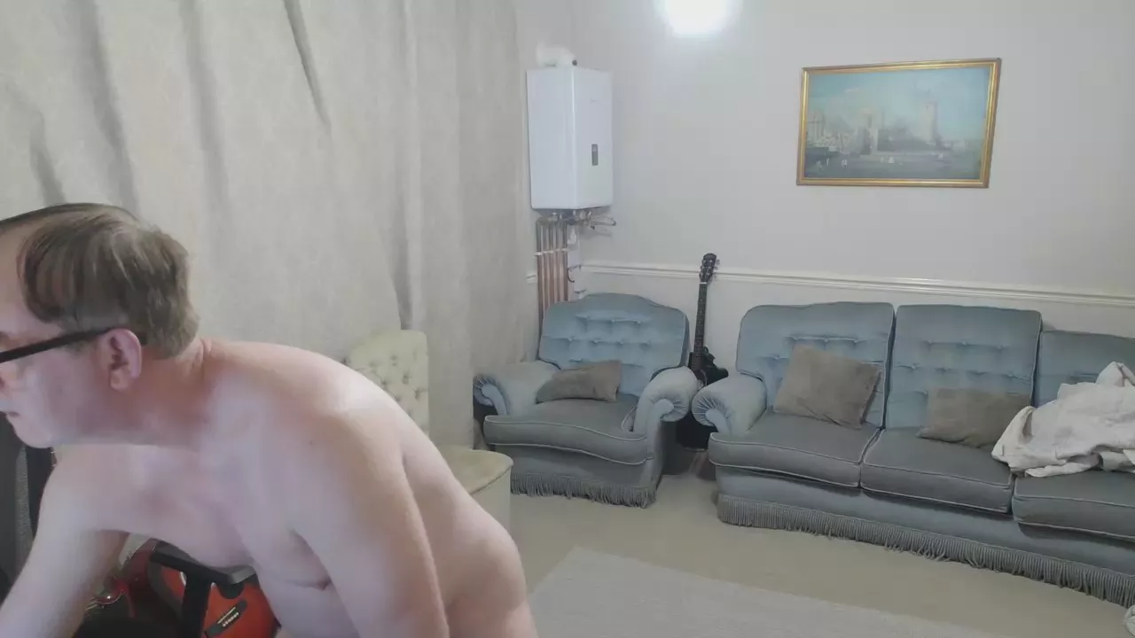 Offline Nudistmalemo on Cam4