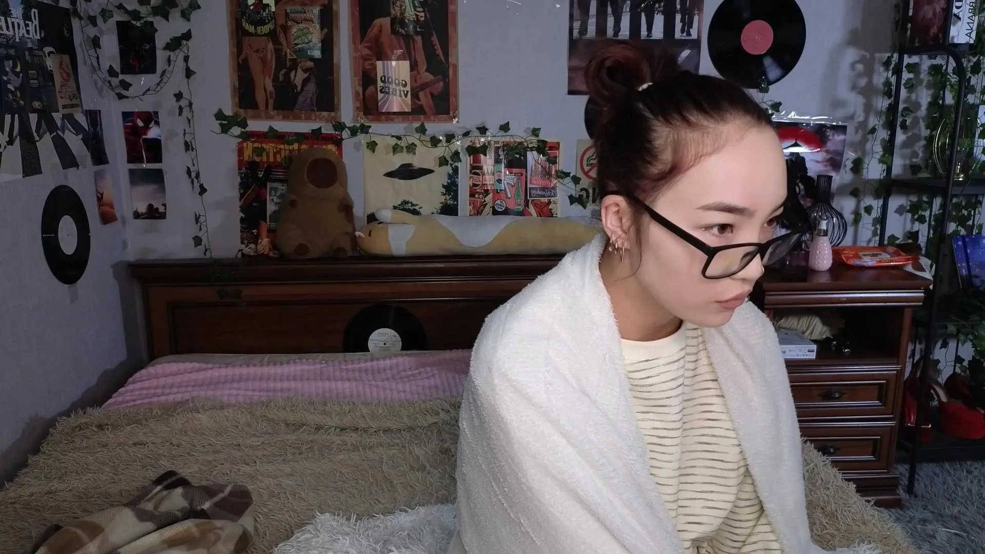 Offline OdeliaGills on Cam4