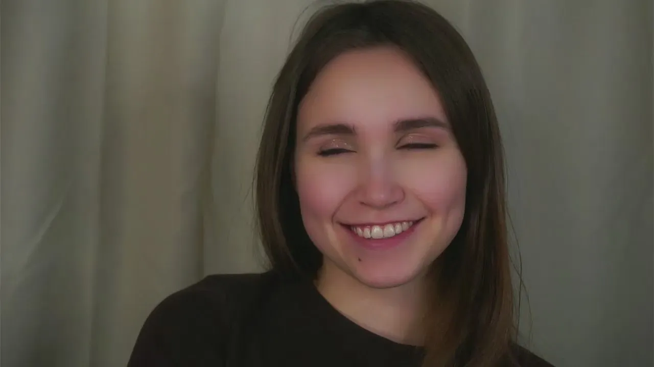 Offline OdelynaDainty on Cam4