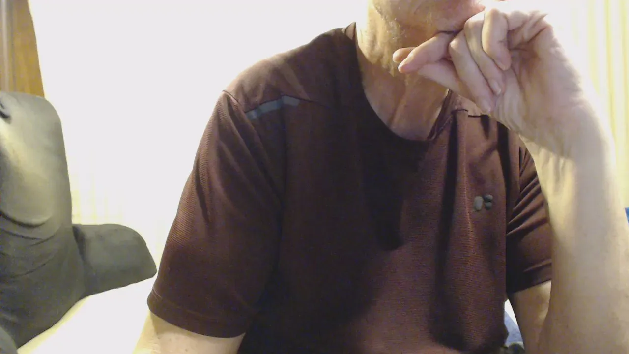 Offline Oldbutwild on Cam4