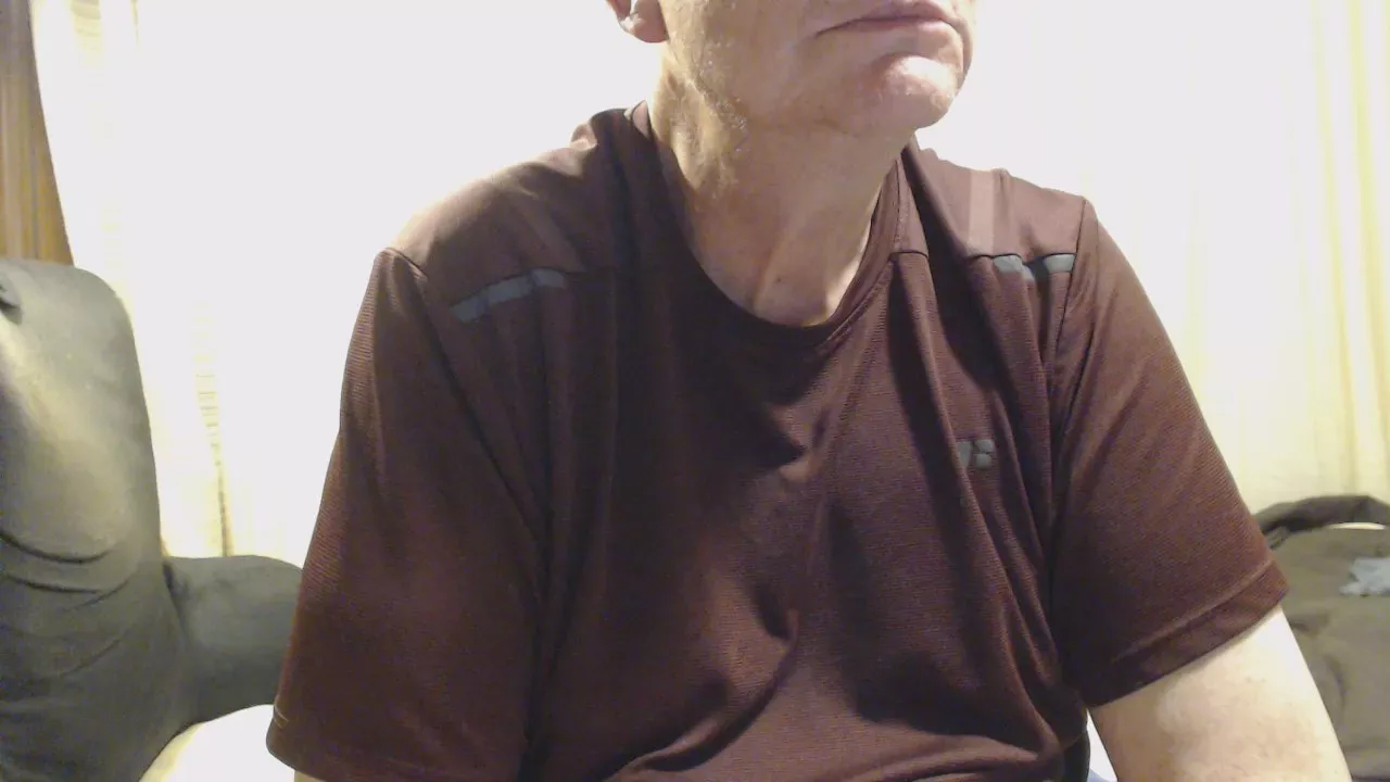 Offline Oldbutwild on Cam4