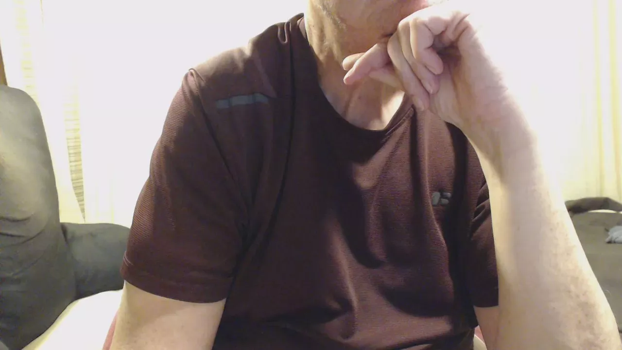 Offline Oldbutwild on Cam4