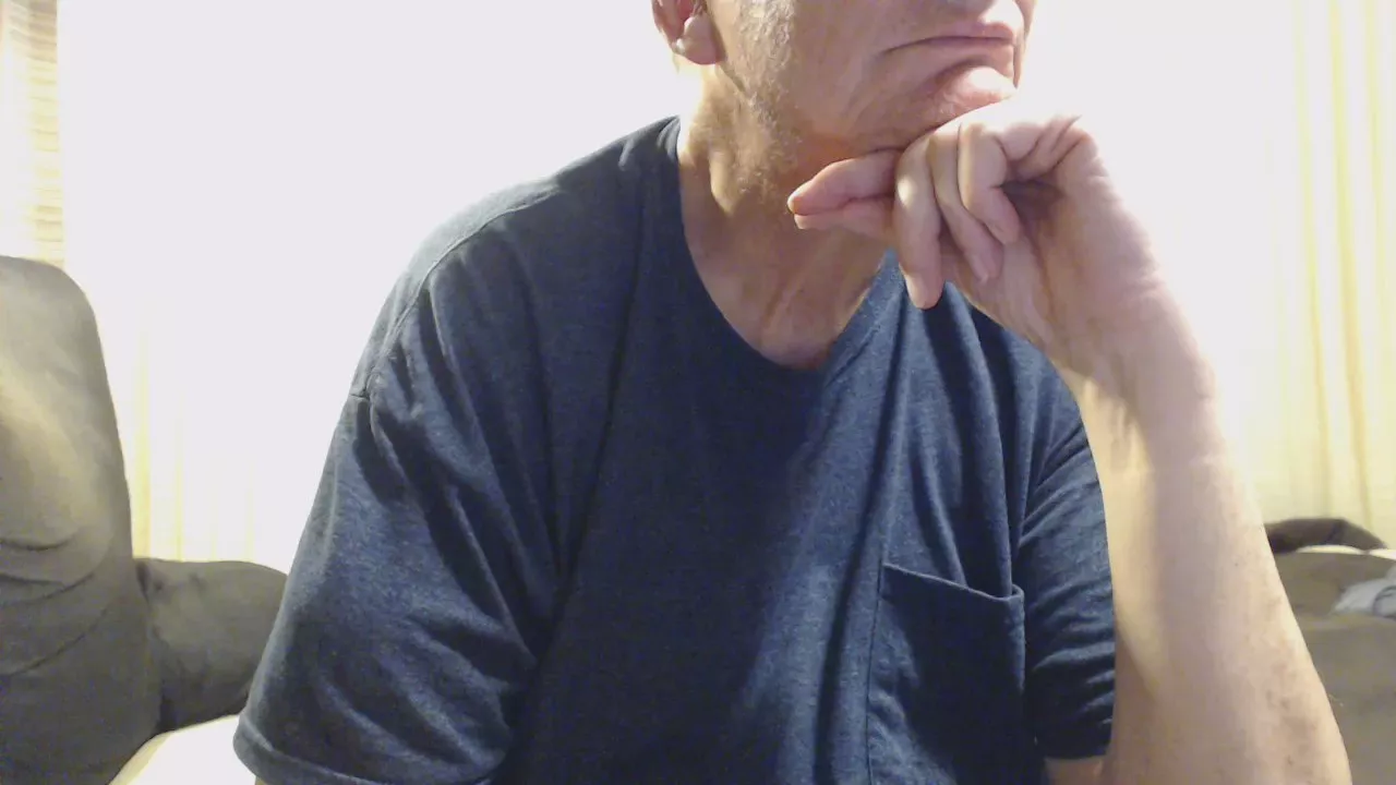 Offline Oldbutwild on Cam4