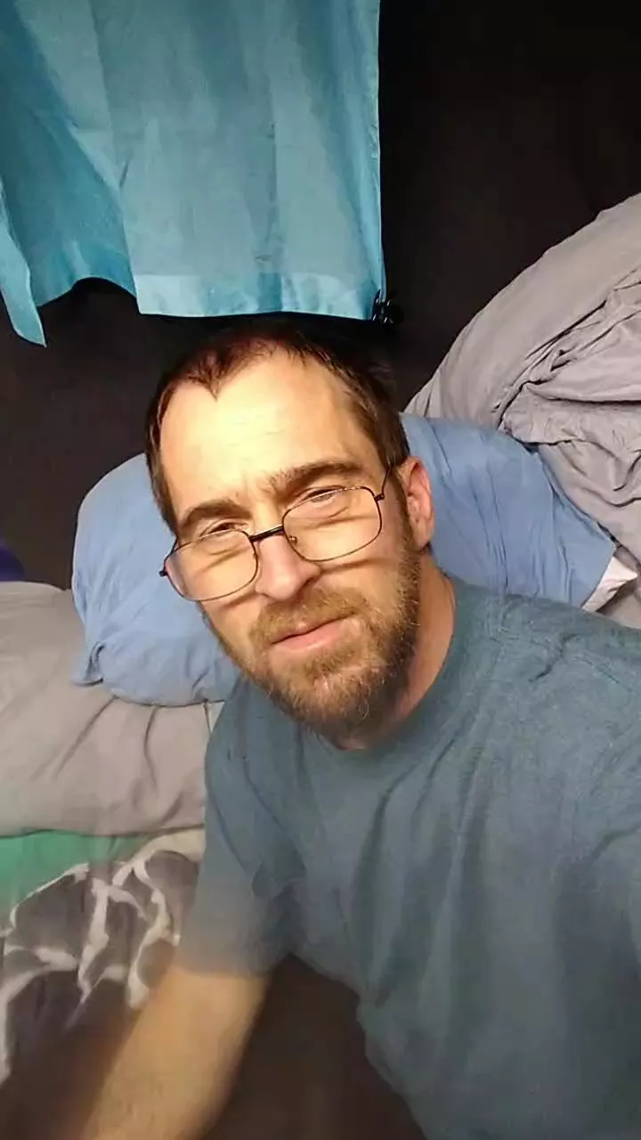 Offline Onejrob on Cam4