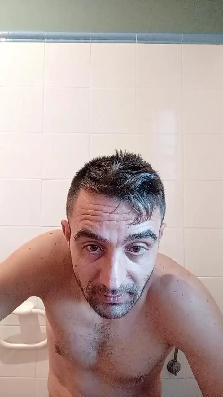 Offline Pareja8986 on Cam4