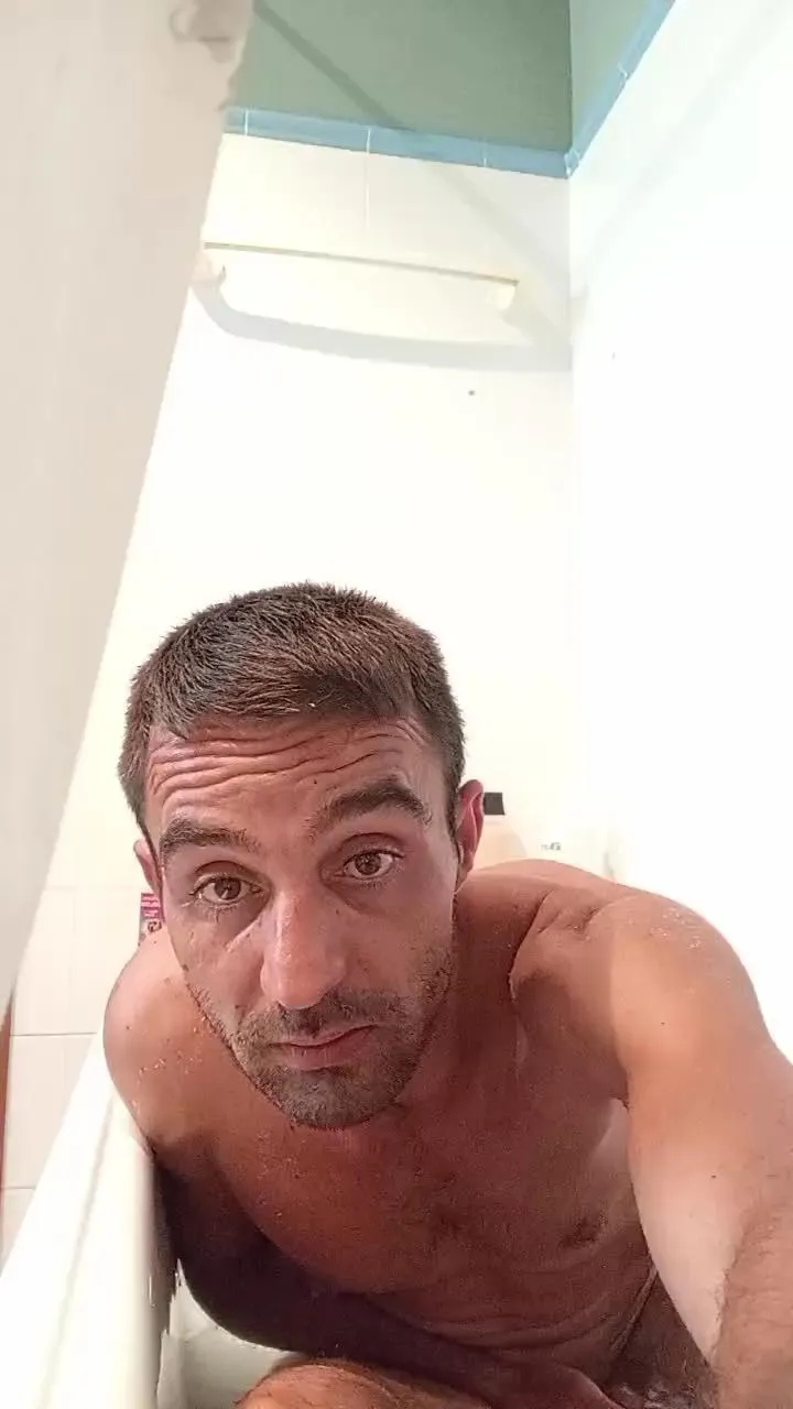 Offline Pareja8986 on Cam4