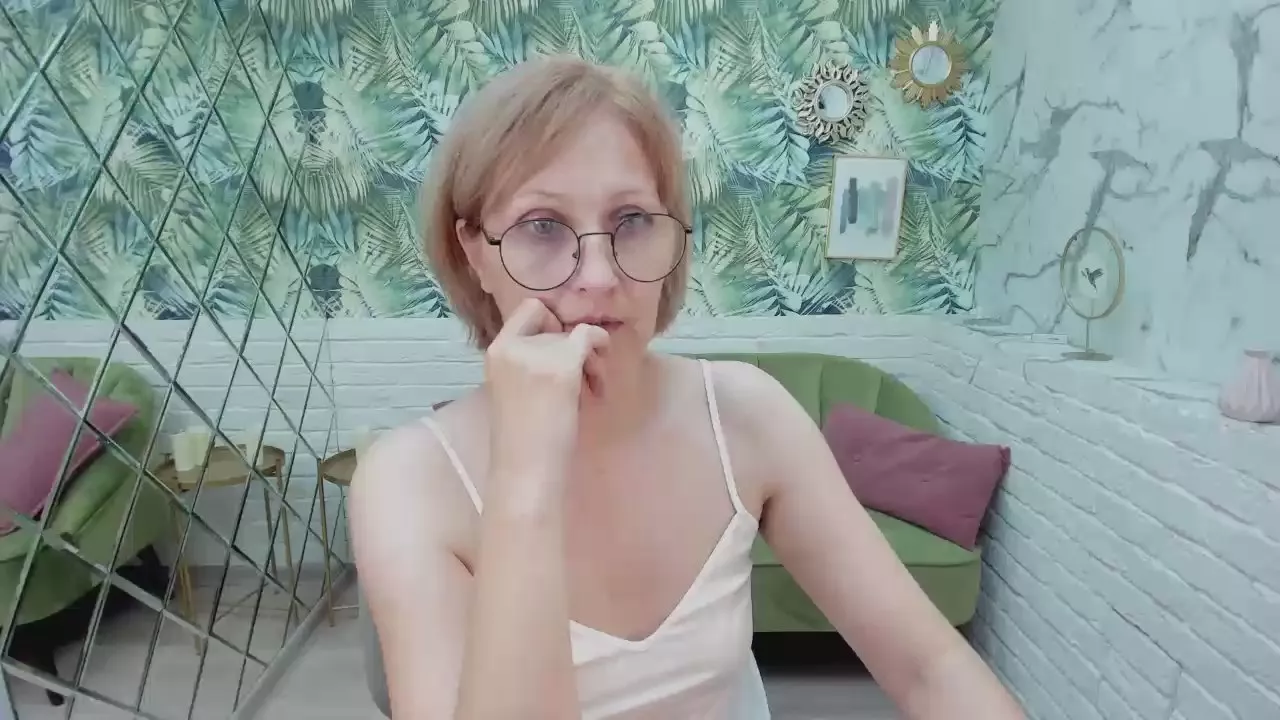 Freechat ParisCherry on Cam4