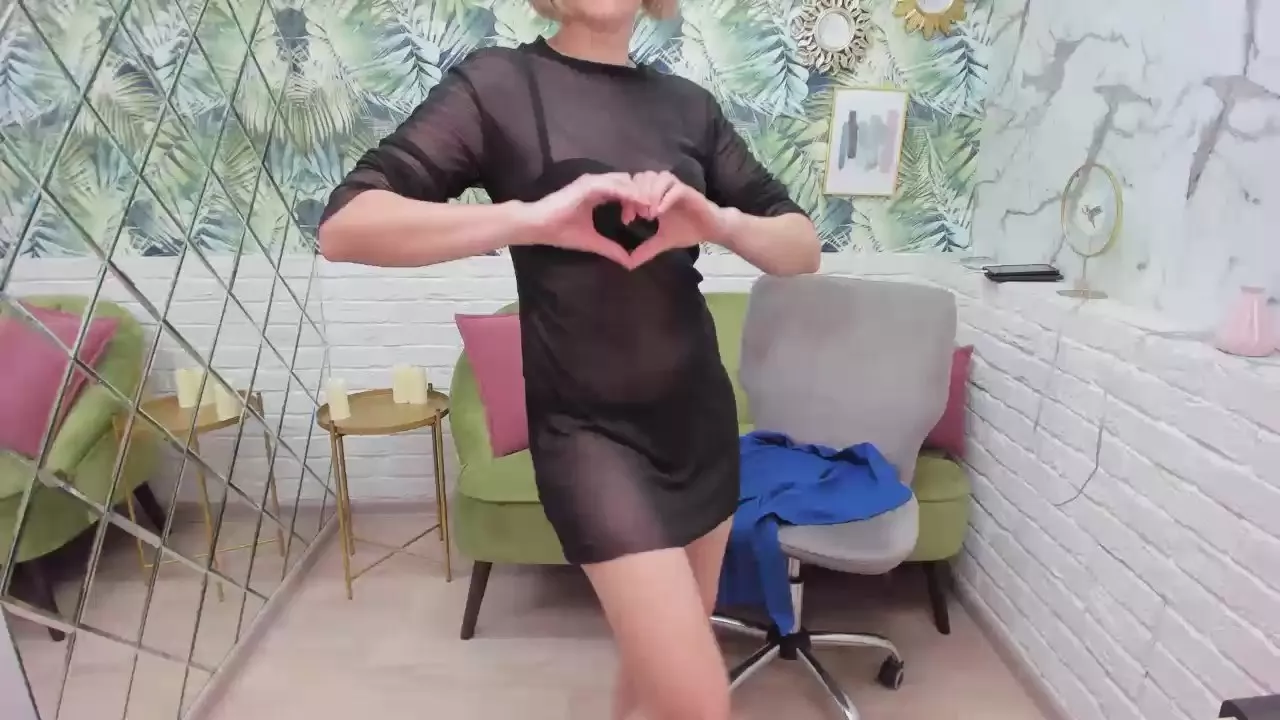 Freechat ParisCherry on Cam4