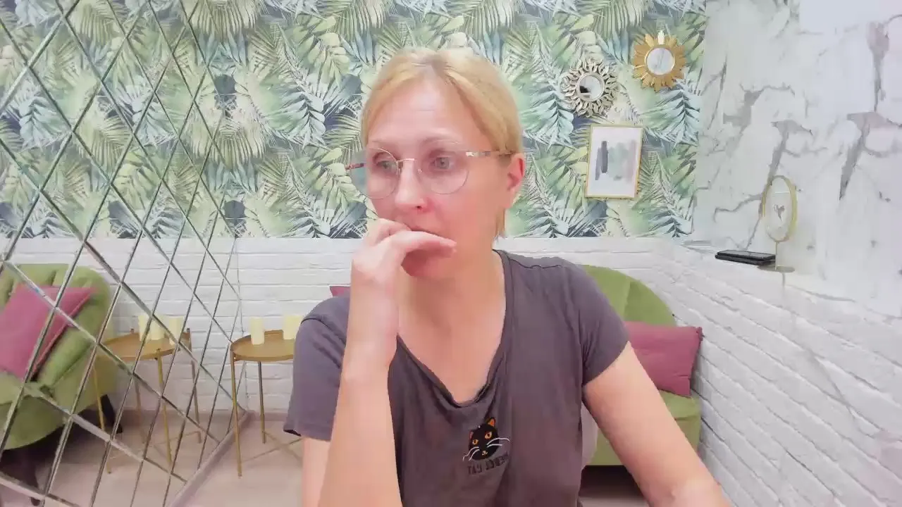 Freechat ParisCherry on Cam4