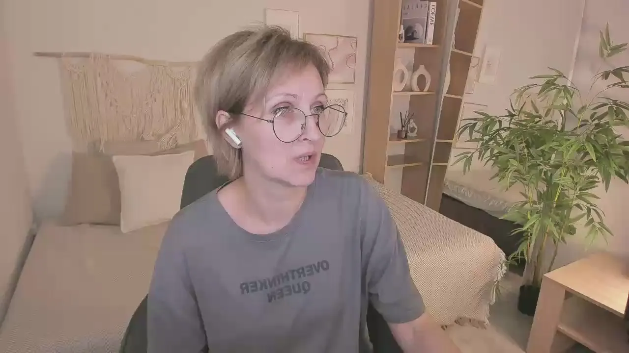 Freechat ParisCherry on Cam4