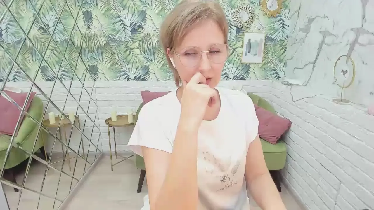 Freechat ParisCherry on Cam4