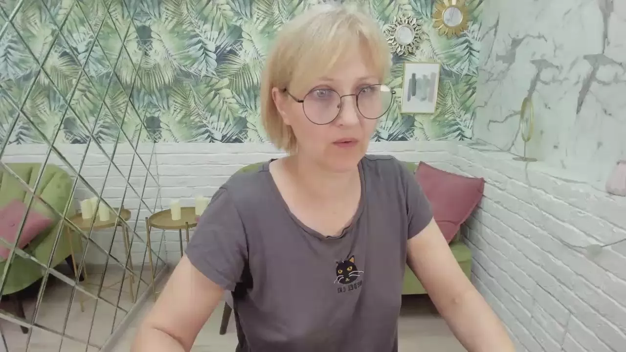 Freechat ParisCherry on Cam4