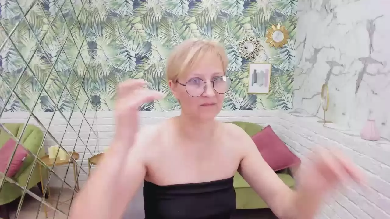 Freechat ParisCherry on Cam4