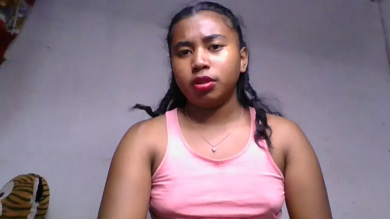 Offline Pauliemarie on Cam4