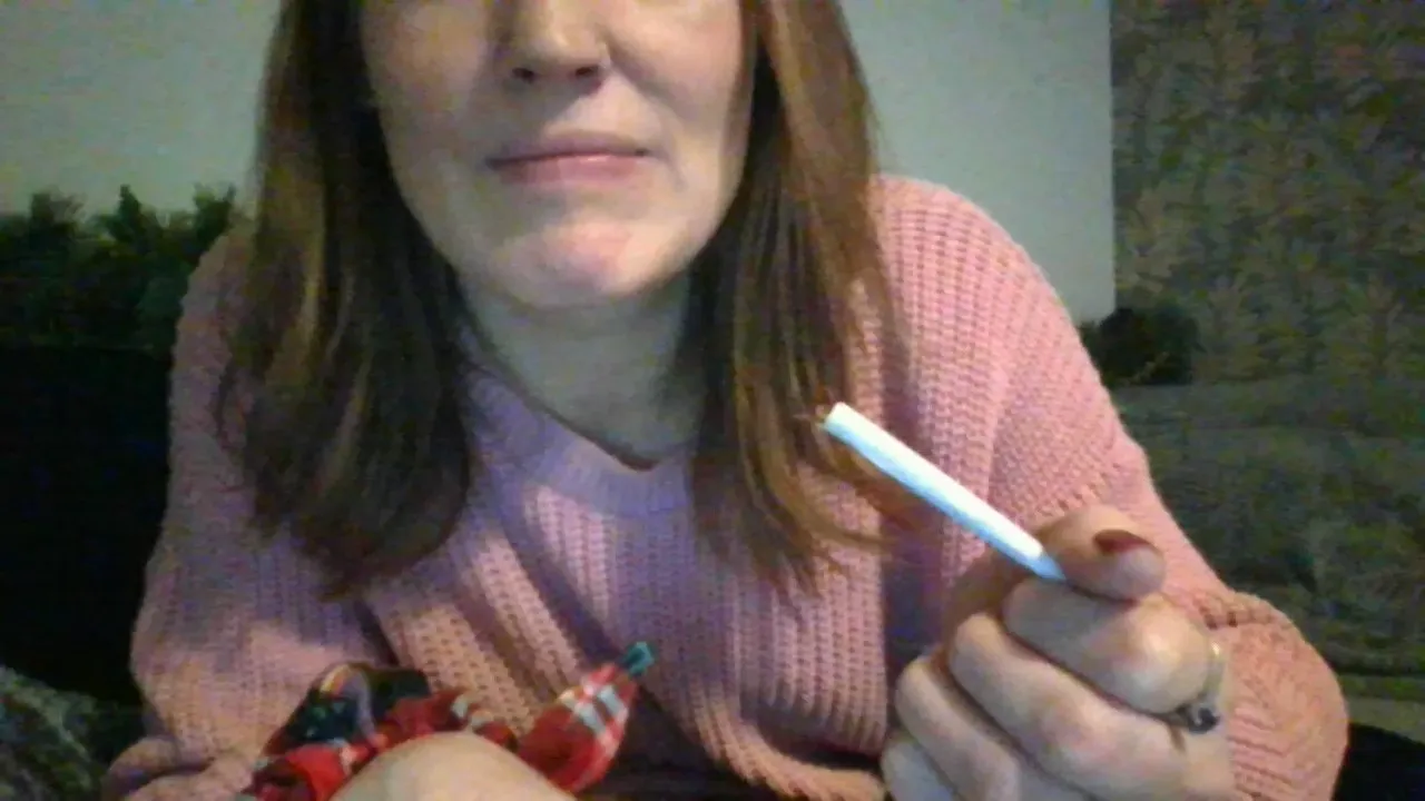 Offline PeachPudding on Cam4