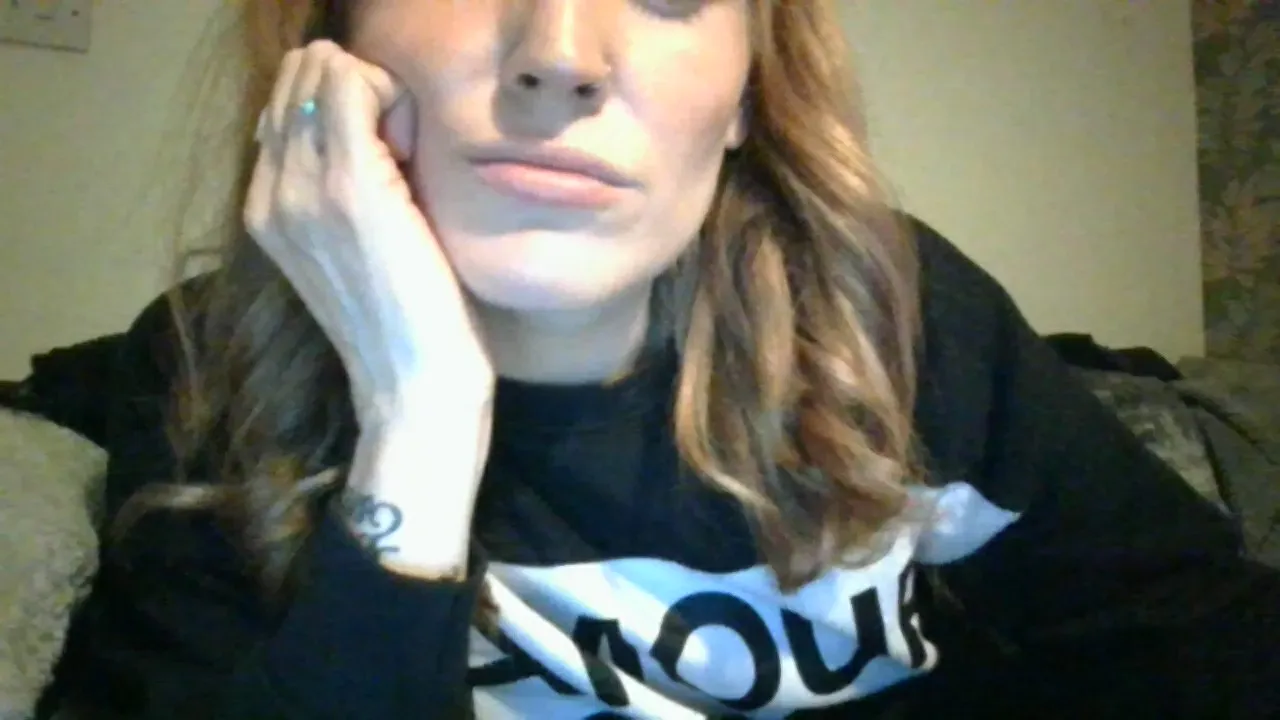 Offline PeachPudding on Cam4