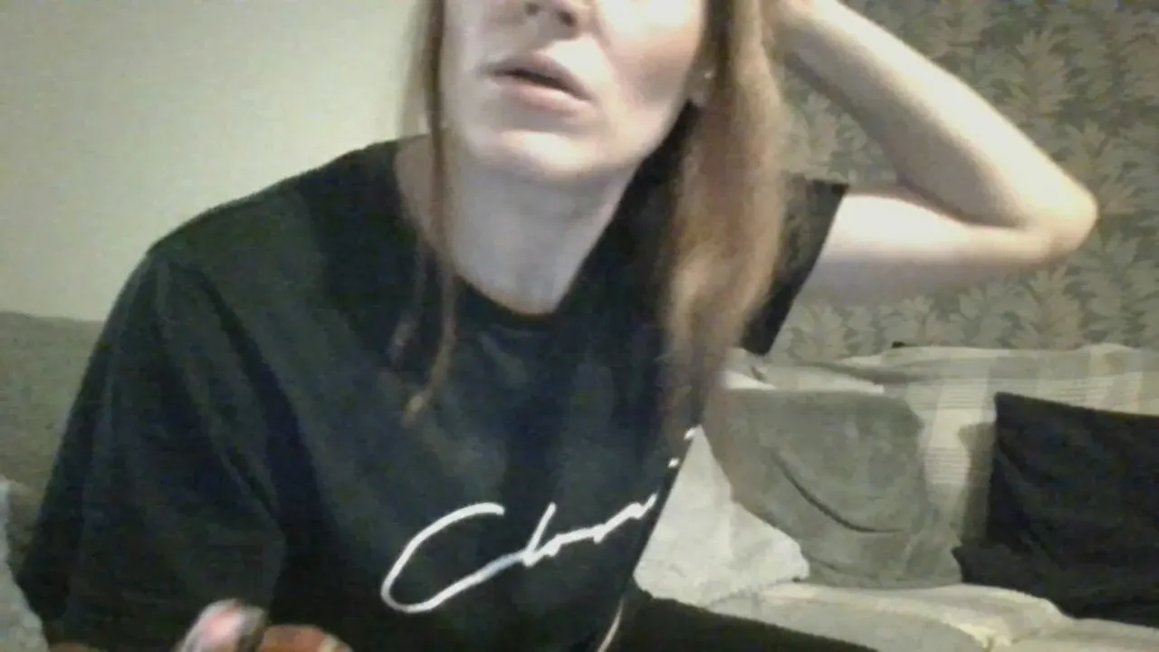 Offline PeachPudding on Cam4