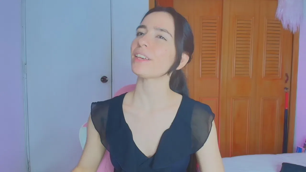 Offline PeachRose_ on Cam4