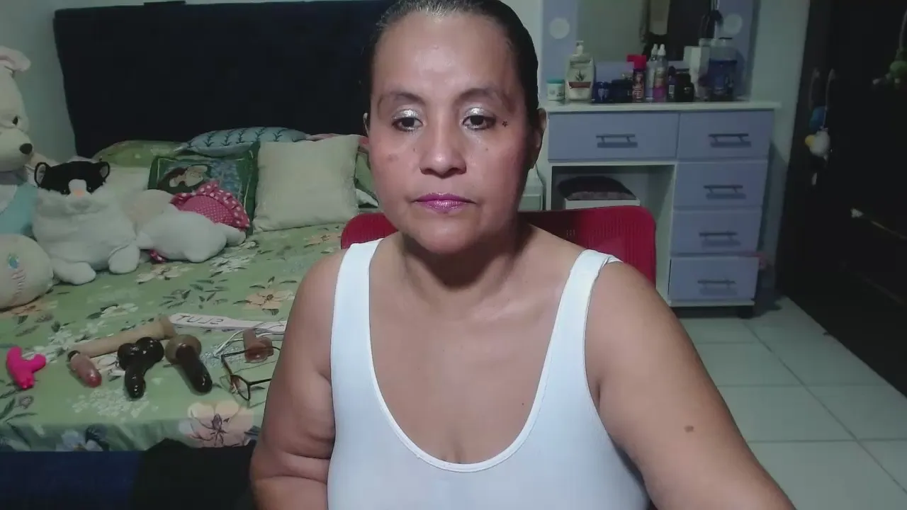 Offline pervert_hot4 on Cam4