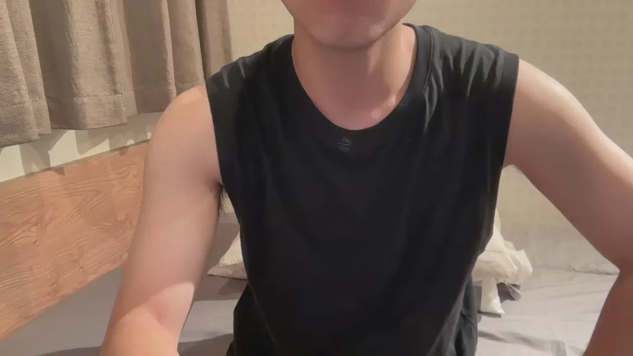 Offline Peter1184 on Cam4