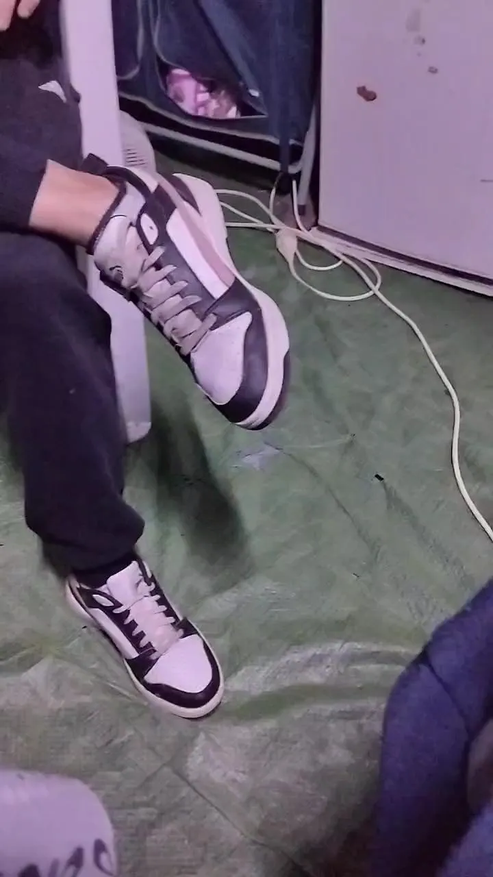 Freechat Petitebombe34 on Cam4