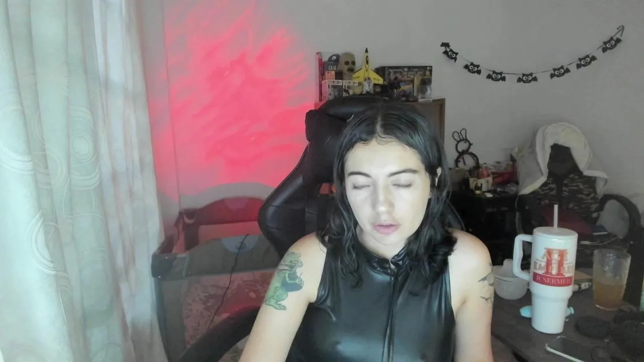 Offline PetitSimonett on Cam4