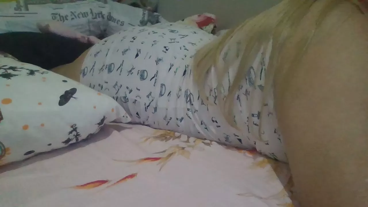 Offline PhoenixGirlCam on Cam4